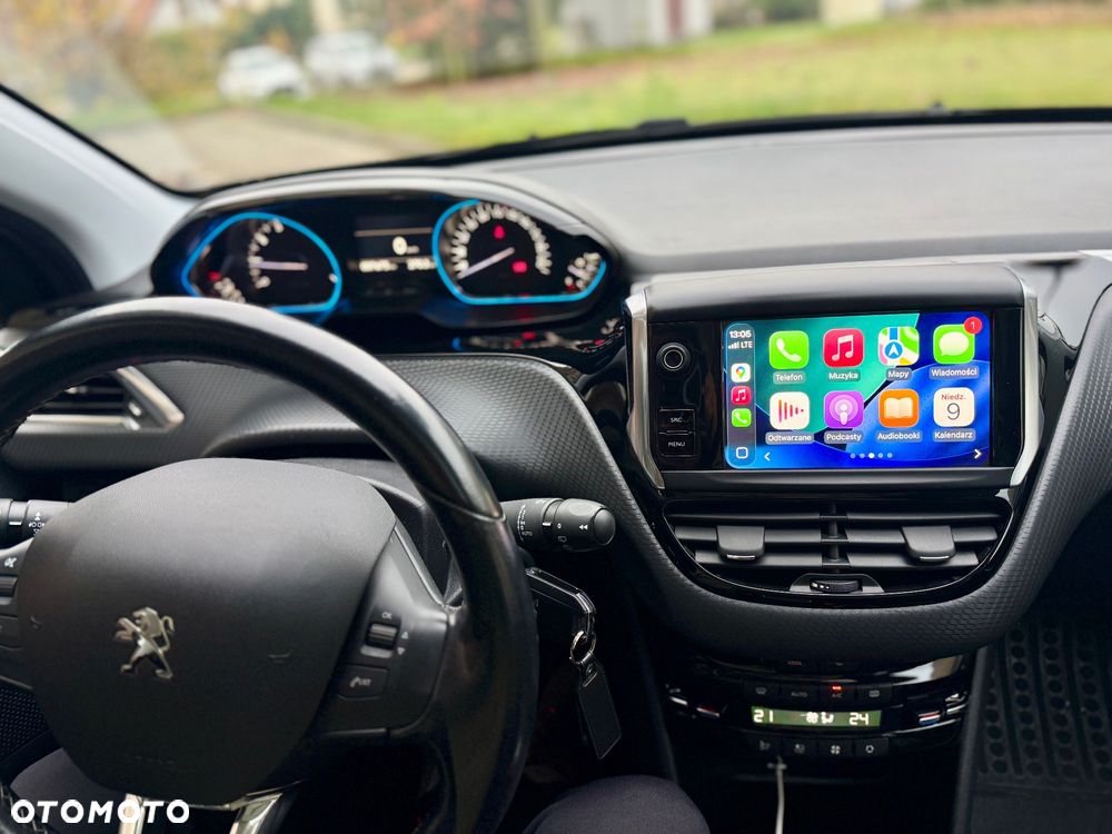 Peugeot 2008 1.2 PureTech Allure S&S - 10