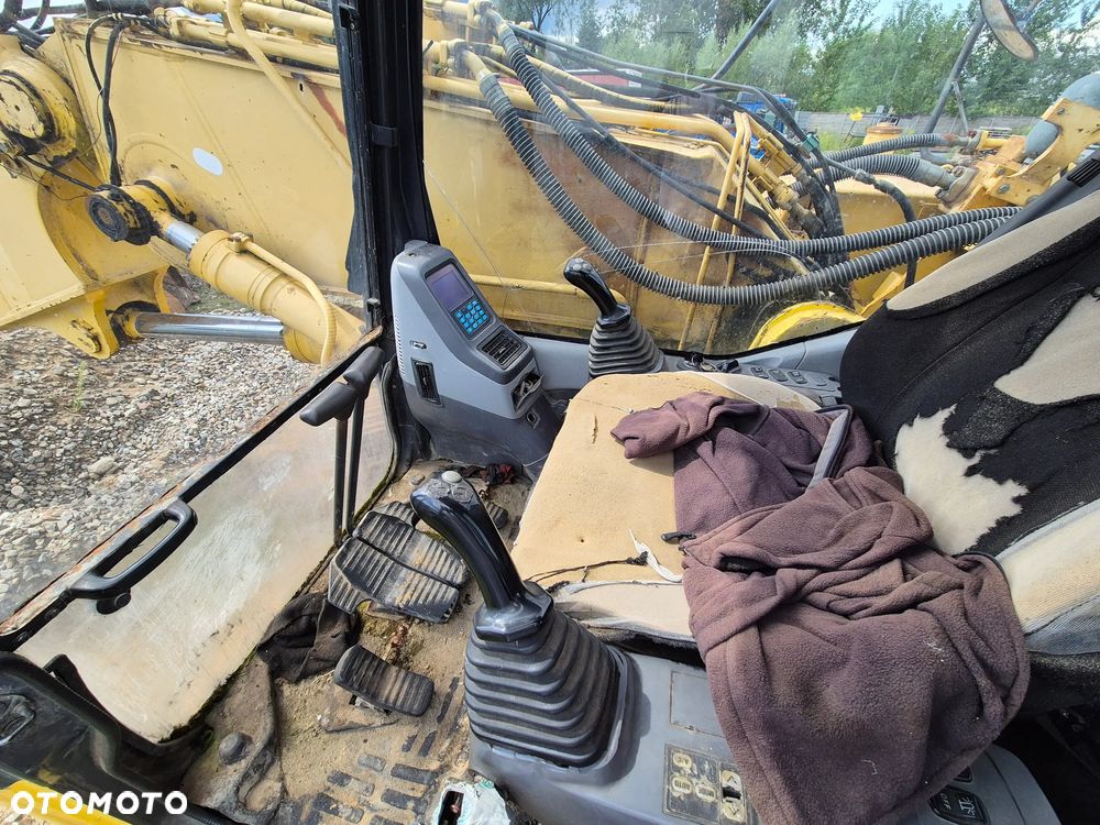 Komatsu pc210lc - 10