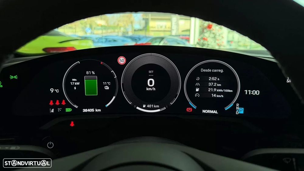 Porsche Taycan Standard - 39