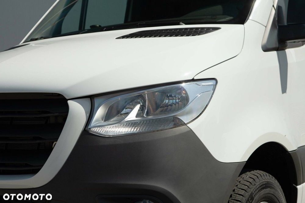 Mercedes-Benz Sprinter - 11