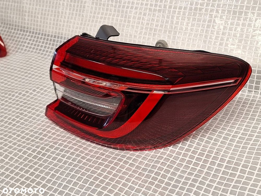 lampa tyl tylna prawa renault clio V 5 hb 5d 2019- led europa demont - 3