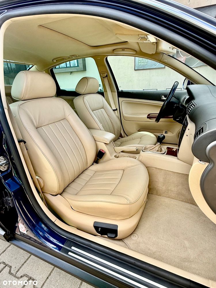 Volkswagen Passat - 21