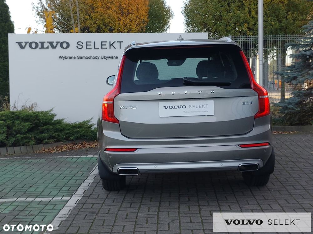 Volvo XC 90 - 8