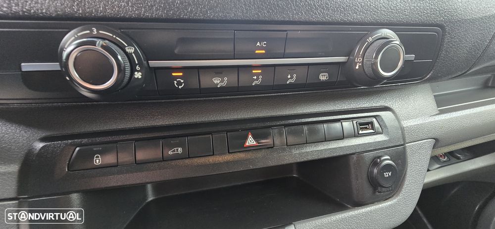 Opel Vivaro - 12