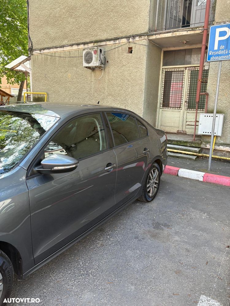 Volkswagen Jetta - 5