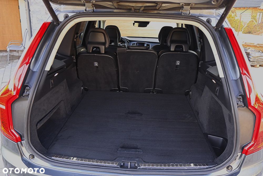 Volvo XC 90 T5 AWD Momentum - 32