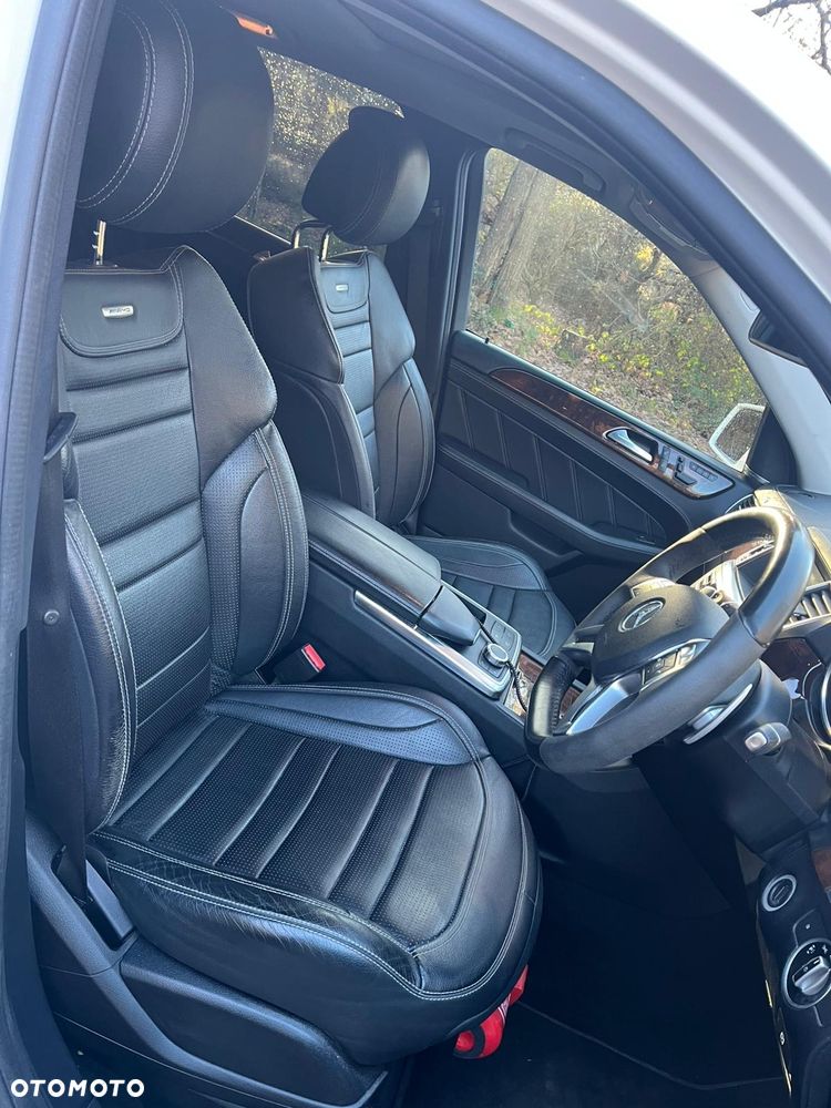 Mercedes-Benz ML 63 AMG 4Matic AMG SPEEDSHIFT 7G-TRONIC - 27