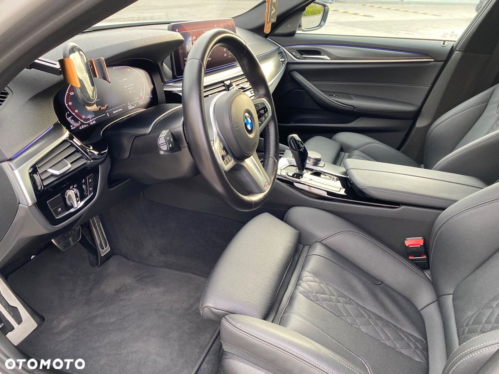 BMW Seria 5 520d xDrive mHEV M Sport - 13