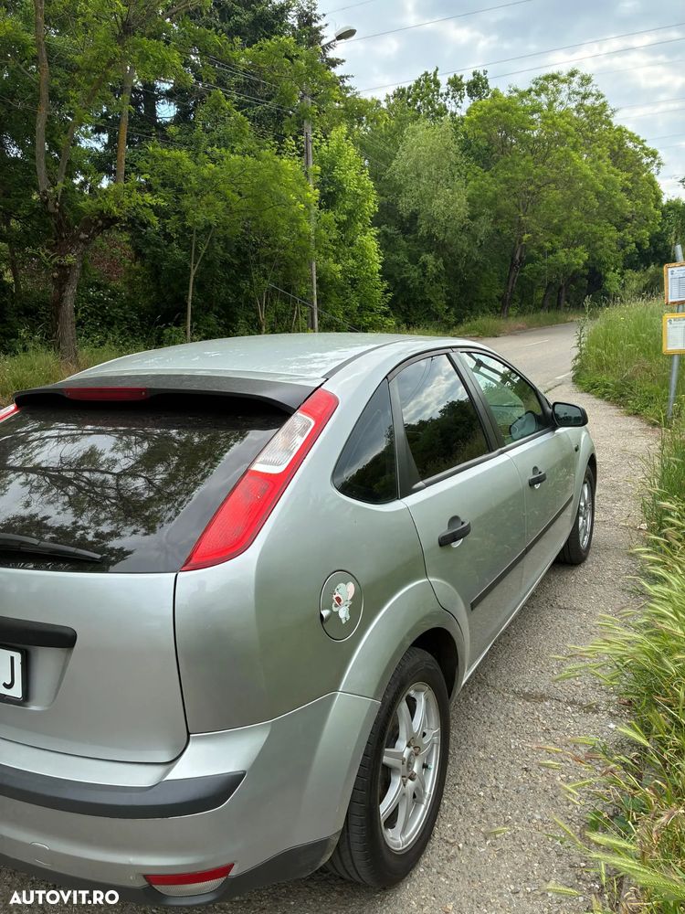 Ford Focus 1.6i Sport - 8