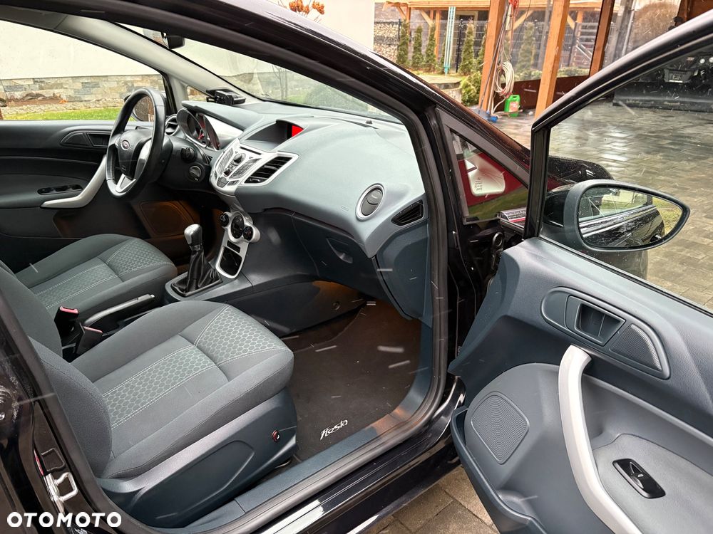 Ford Fiesta 1.6 TDCI Champions Edition - 19