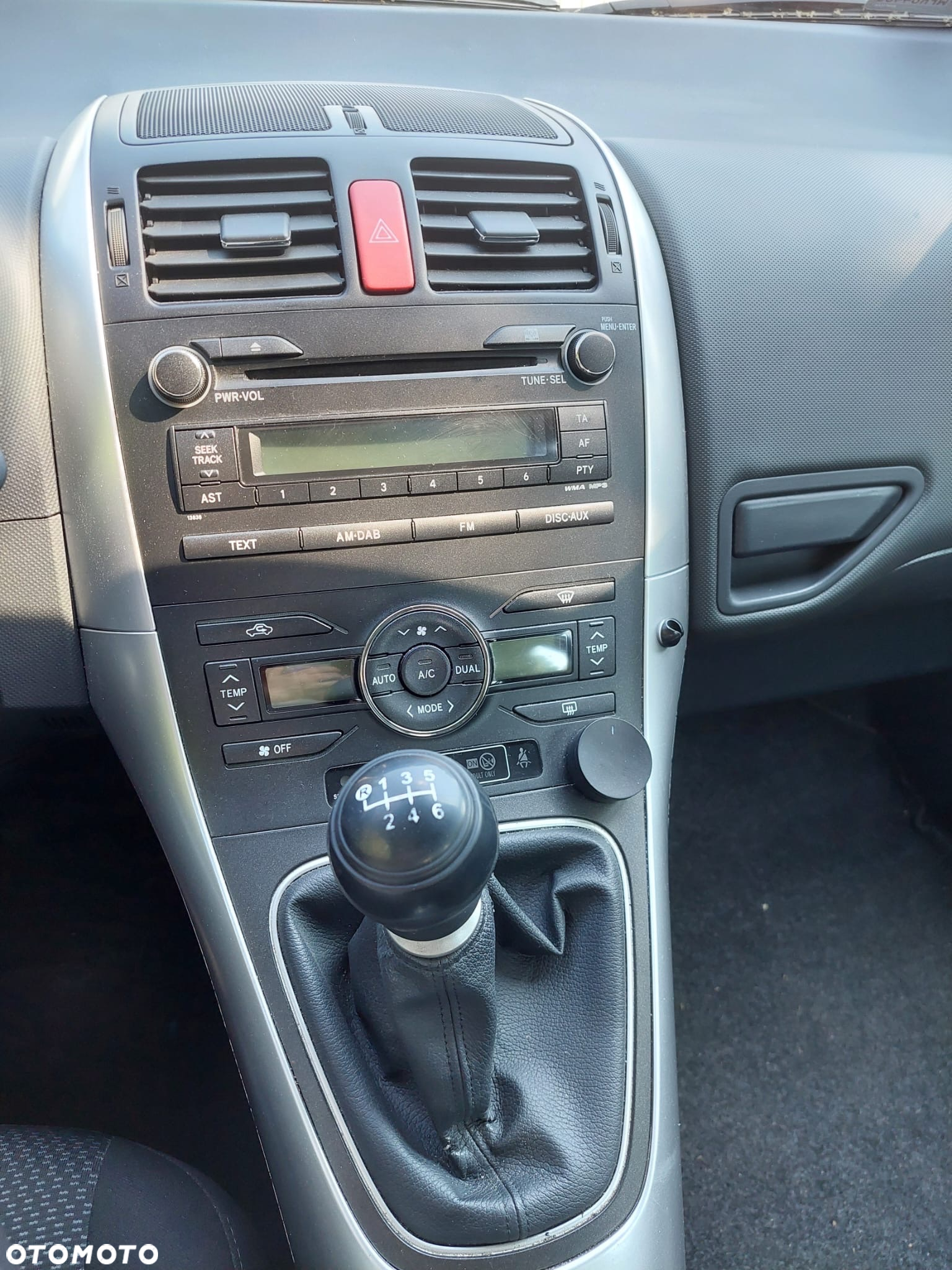Toyota Auris - 10