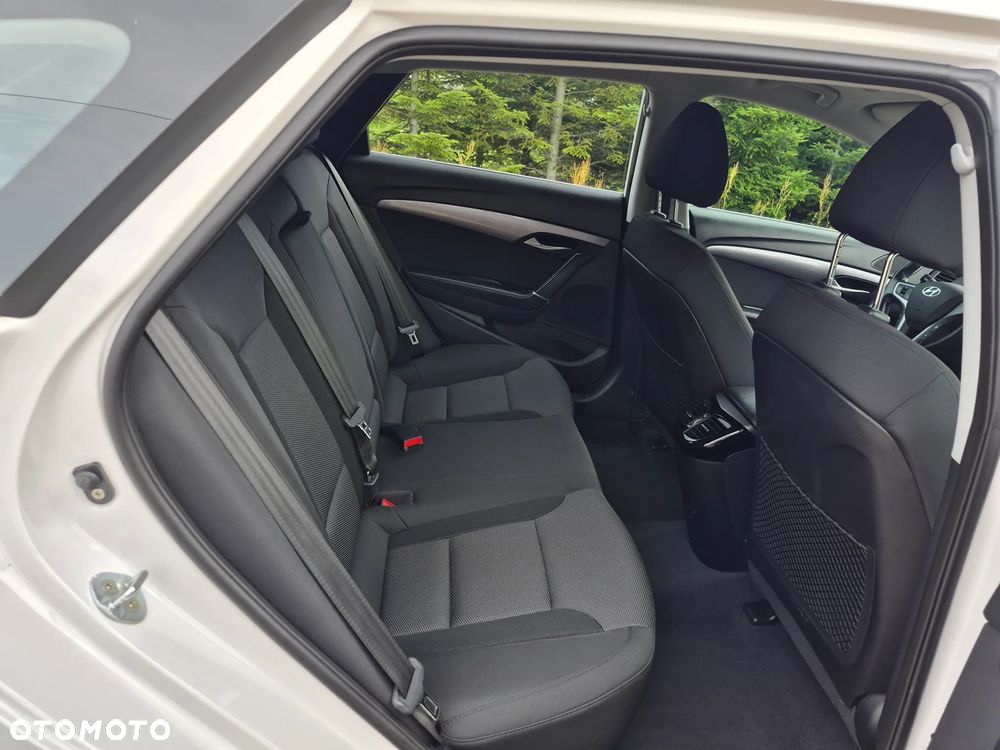 Hyundai i40 Kombi blue 1.6 Classic - 13