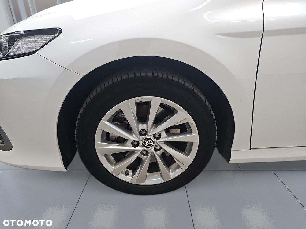 Toyota Camry 2.5 Hybrid Comfort CVT - 35