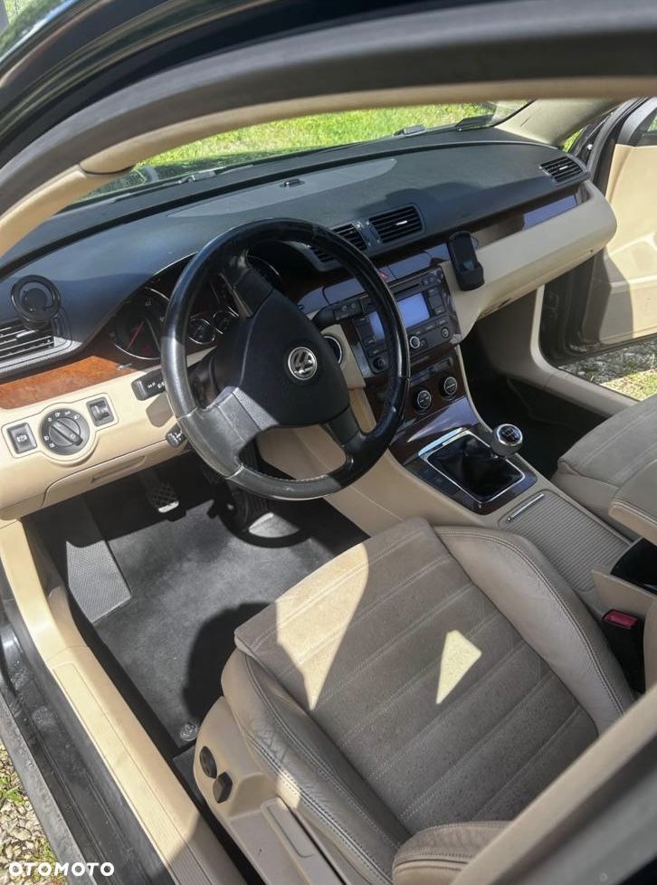 Volkswagen Passat 2.0 TDI Trendline - 6