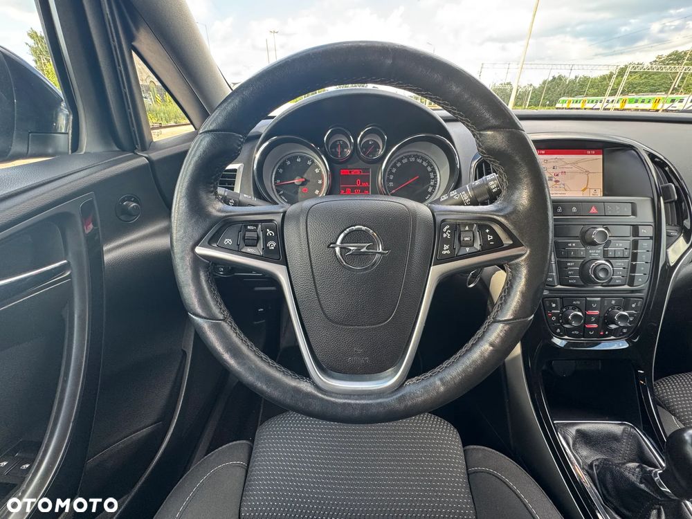 Opel Astra 1.4 Turbo Exklusiv - 17