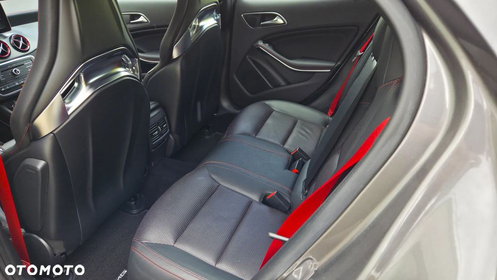 Mercedes-Benz GLA AMG 45 4-Matic - 9