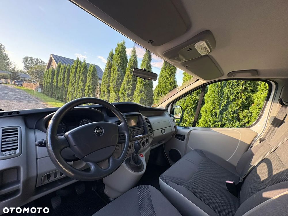 Opel Vivaro L1H1 2.7t - 12