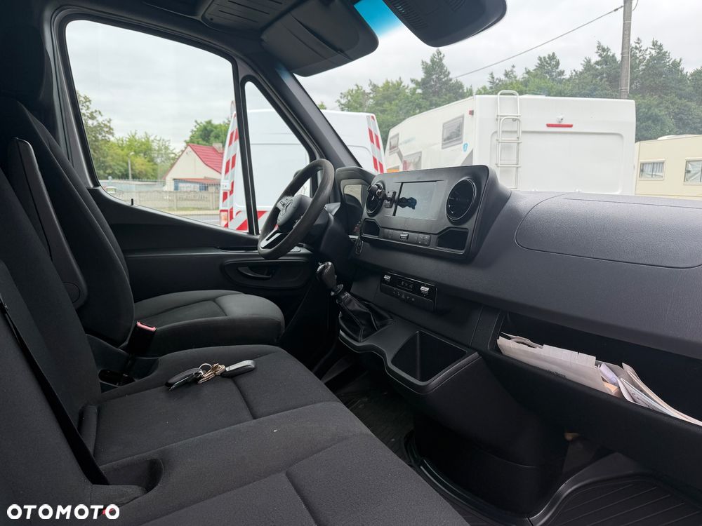 Mercedes-Benz Sprinter - 7