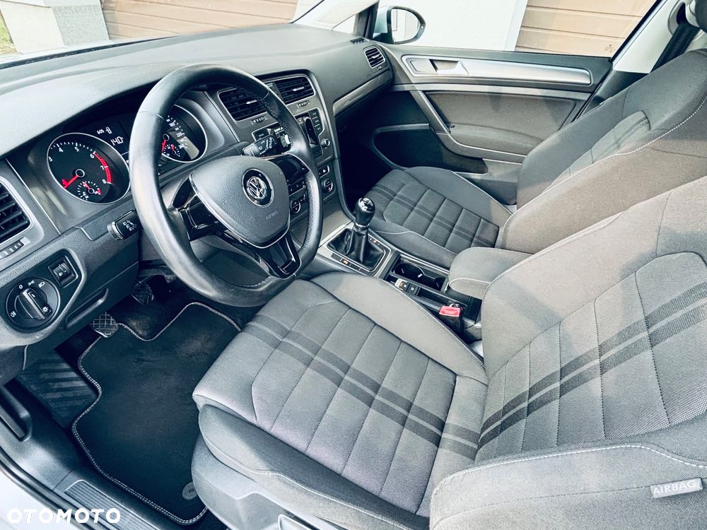 Volkswagen Golf 1.2 TSI BMT Trendline - 11