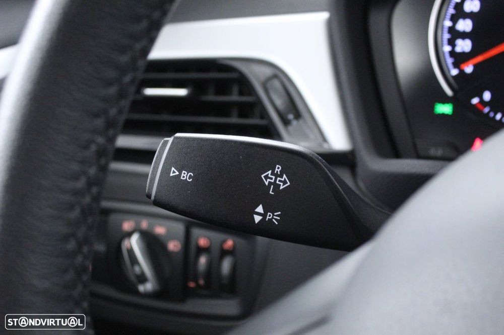 BMW X1 16 d sDrive Advantage Auto - 27