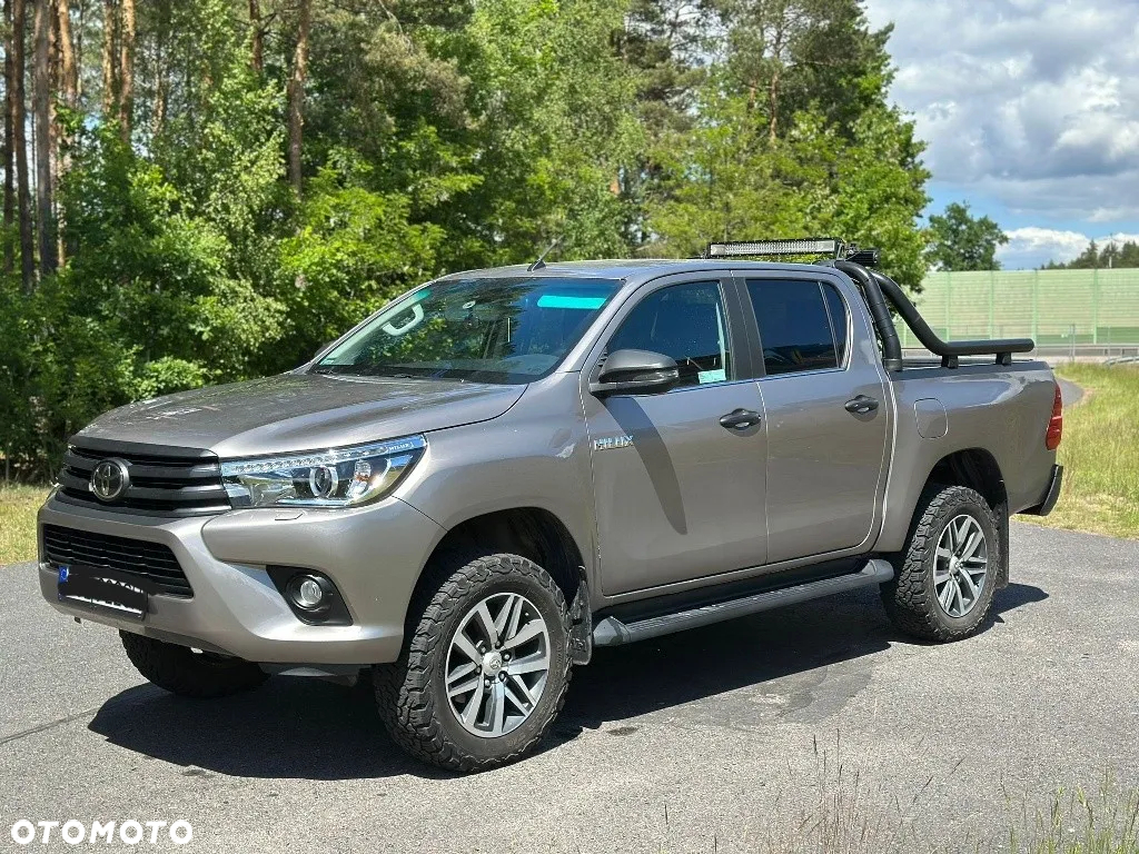 Toyota Hilux - 4