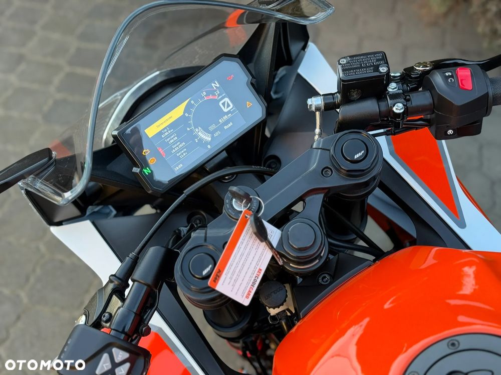 KTM RC 125 - 29