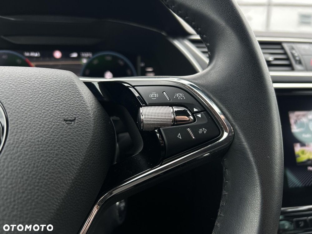 Skoda Superb 2.0 TDI SCR L&K DSG - 28