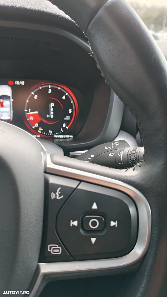 Volvo XC 60 D4 Momentum Pro - 18