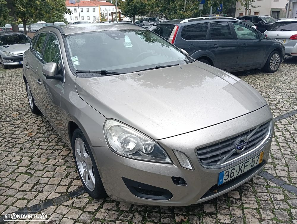 Volvo V60 1.6 D2 Drive Momentum Start/Stop - 11