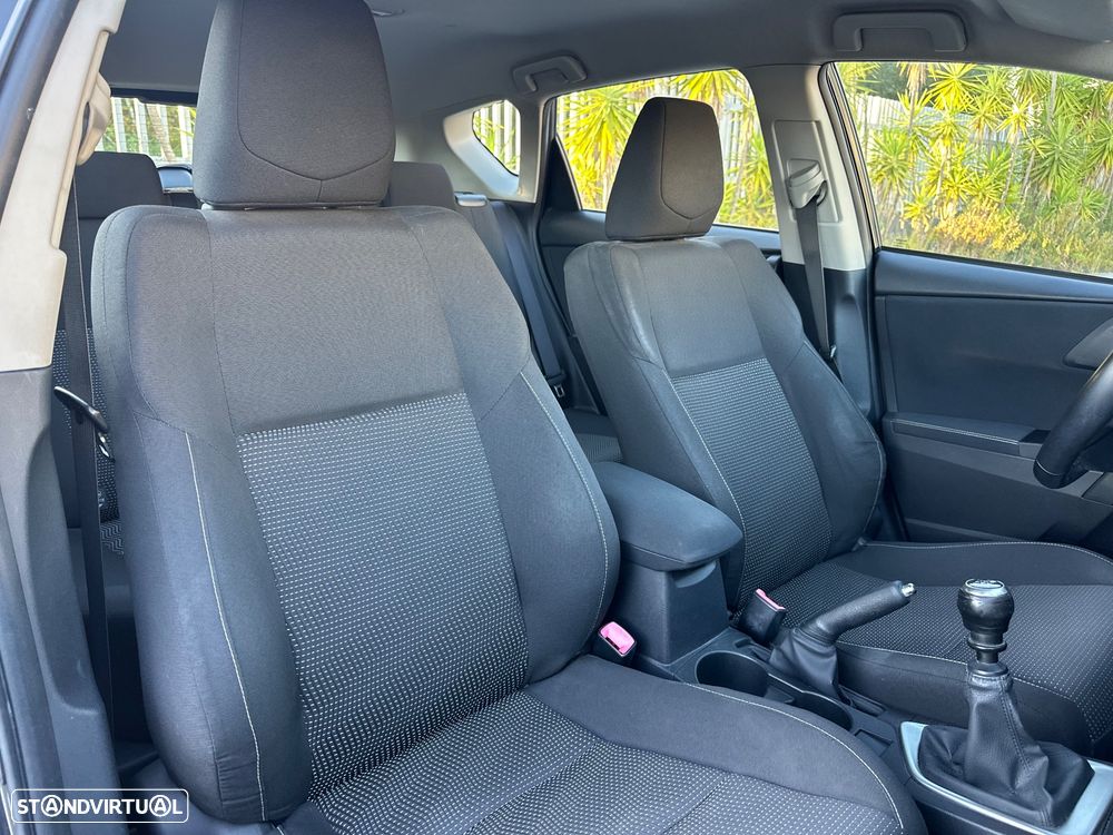 Toyota Auris 1.4 D-4D Comfort - 17