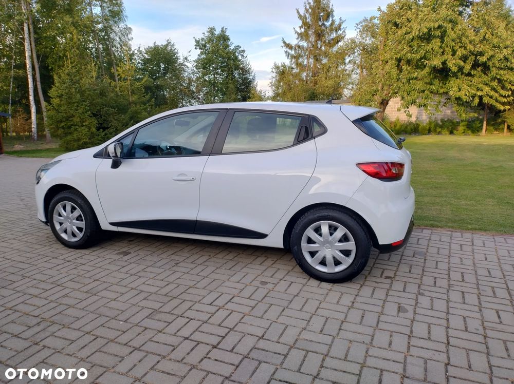 Renault Clio 1.2 16V 75 Life - 14