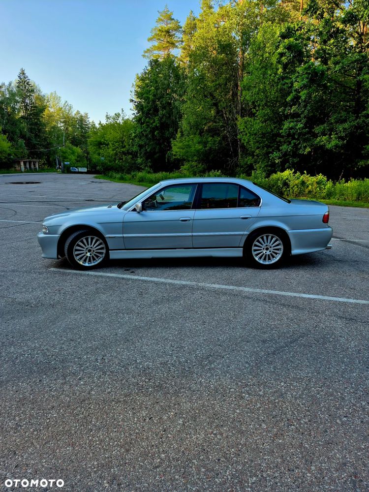 BMW Seria 7 740i - 6