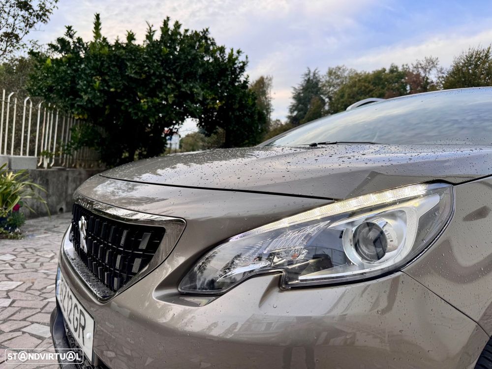 Peugeot 2008 1.2 PureTech Allure - 7