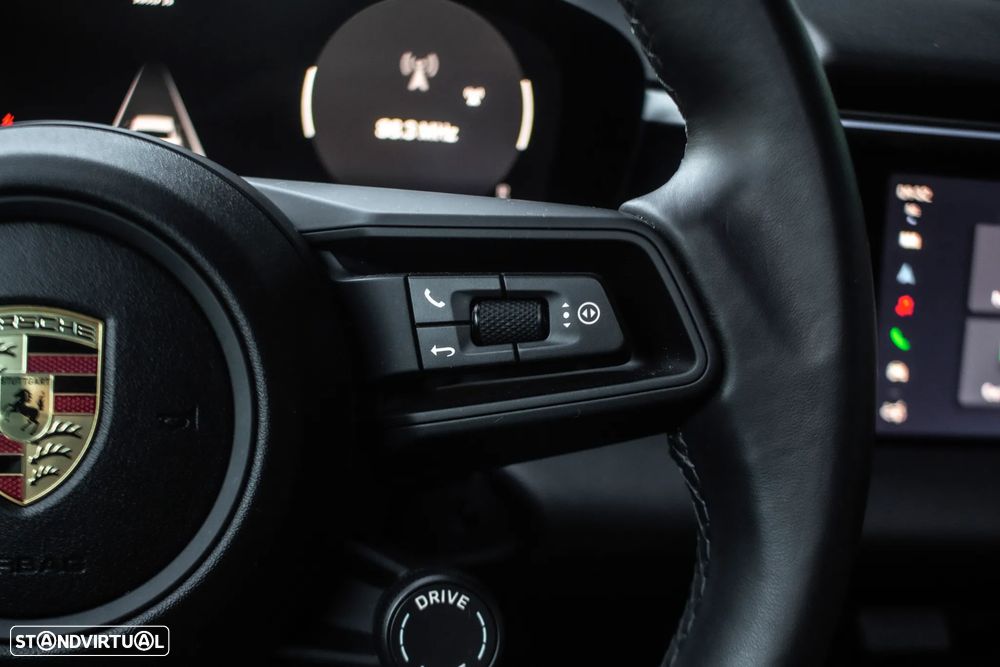 Porsche Macan Electric 4 - 15