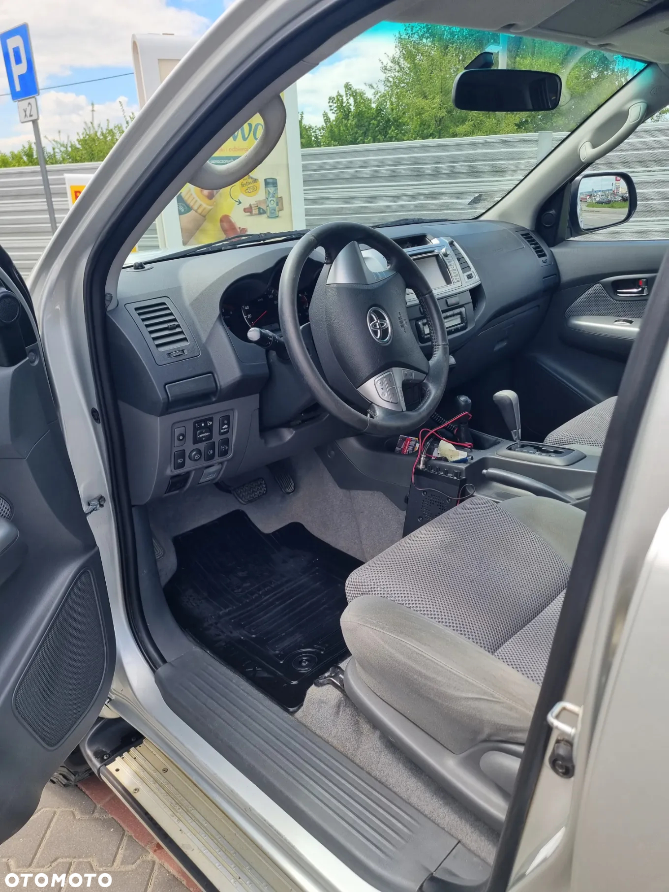 Toyota Hilux 3.0 D-4D SR5-X (lea) - 4