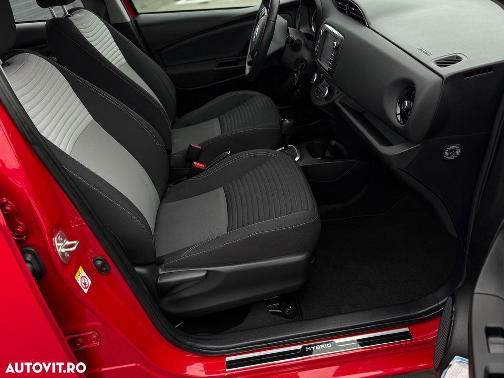 Toyota Yaris Hybrid 1.5 VVT-i Team Deutschland - 20