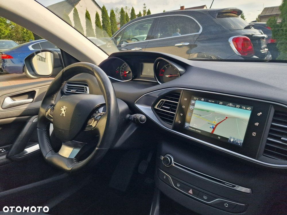Peugeot 308 - 25
