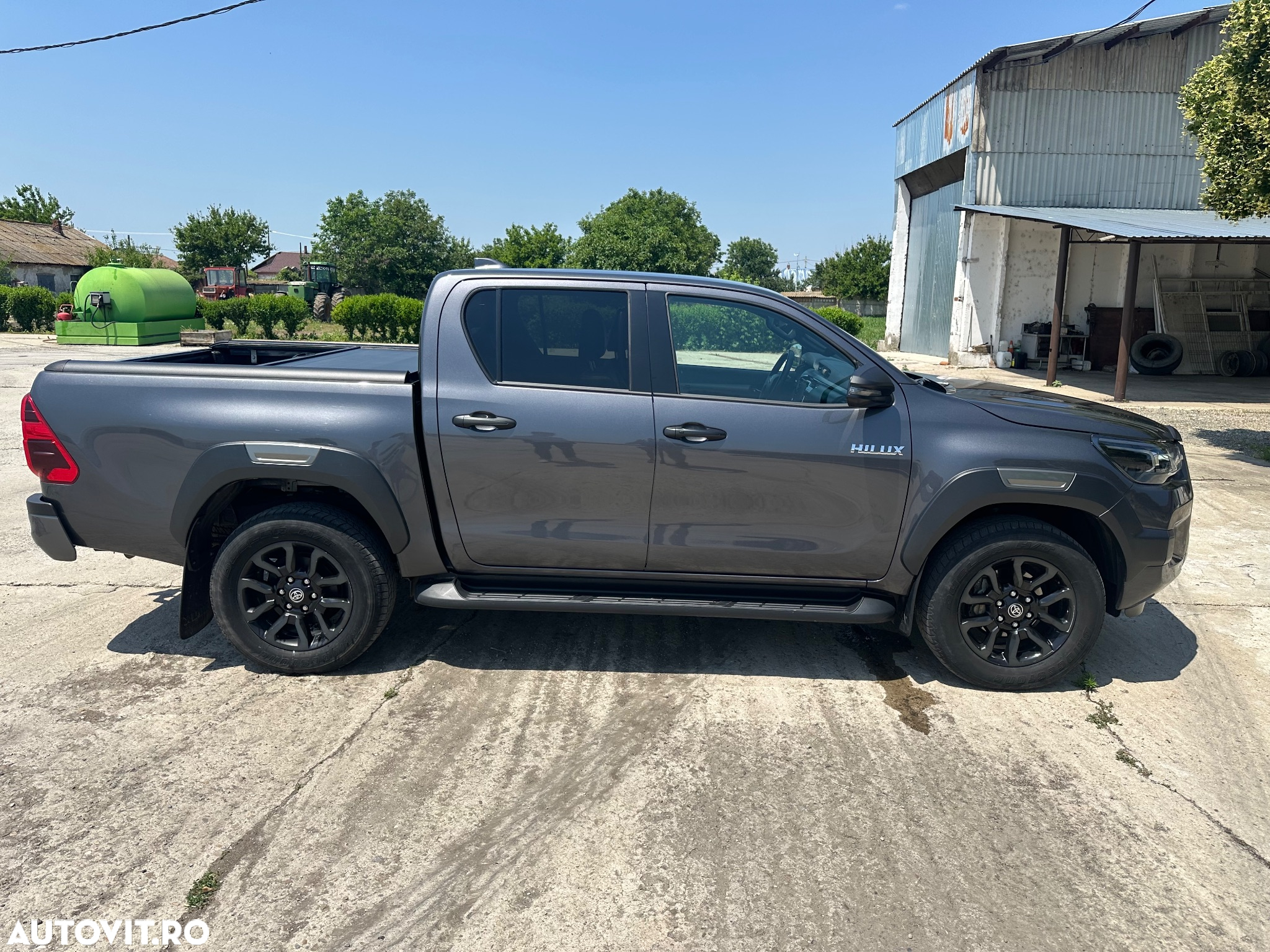 Toyota Hilux 2.8D 204CP 4x4 Double Cab AT Invincible - 8