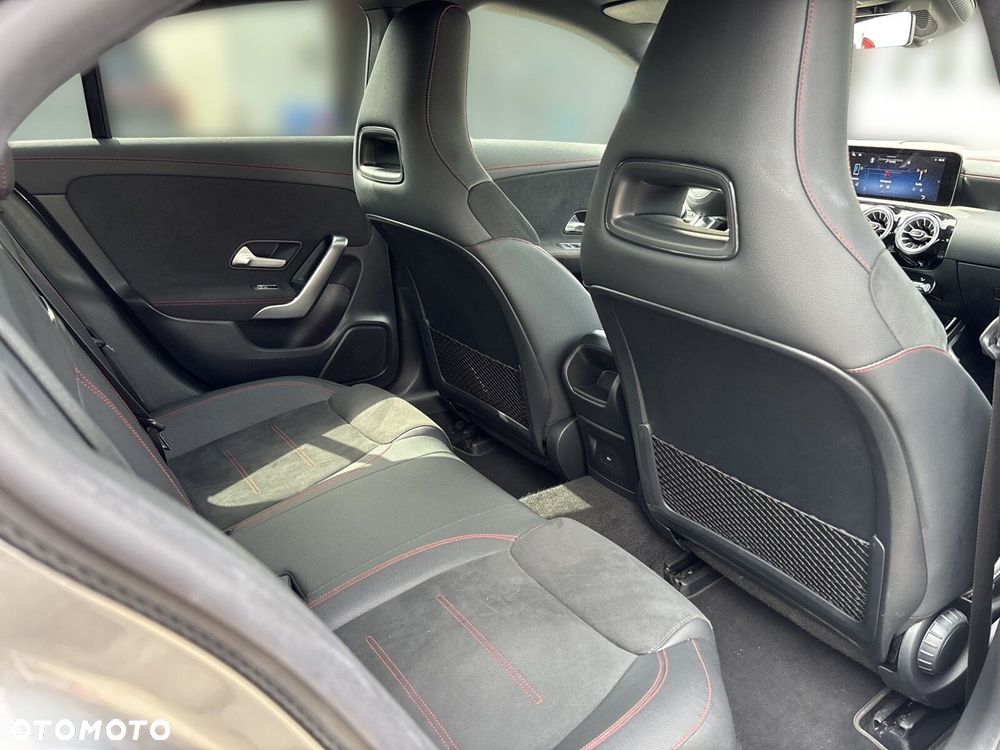 Mercedes-Benz CLA - 21