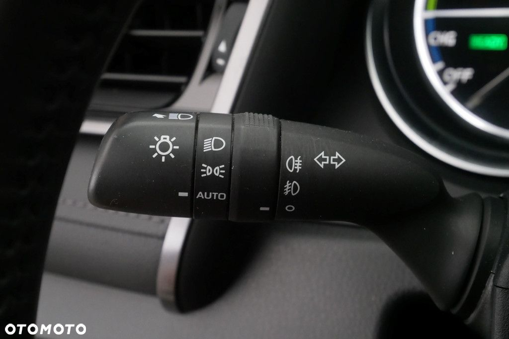 Toyota Camry 2.5 Hybrid Comfort CVT - 25