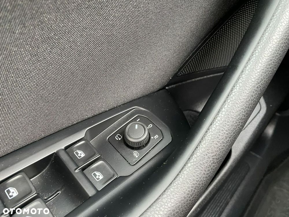 Volkswagen Passat - 25