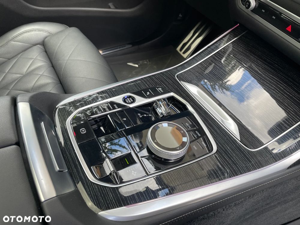 BMW X7 xDrive40i - 36