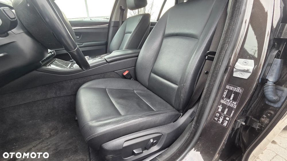 BMW Seria 5 520d xDrive Luxury Line - 11