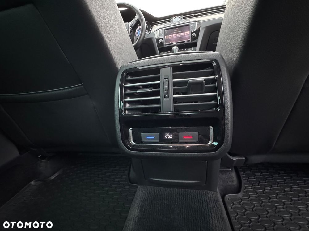 Volkswagen Passat 2.0 TDI 4Mot Elegance DSG - 21