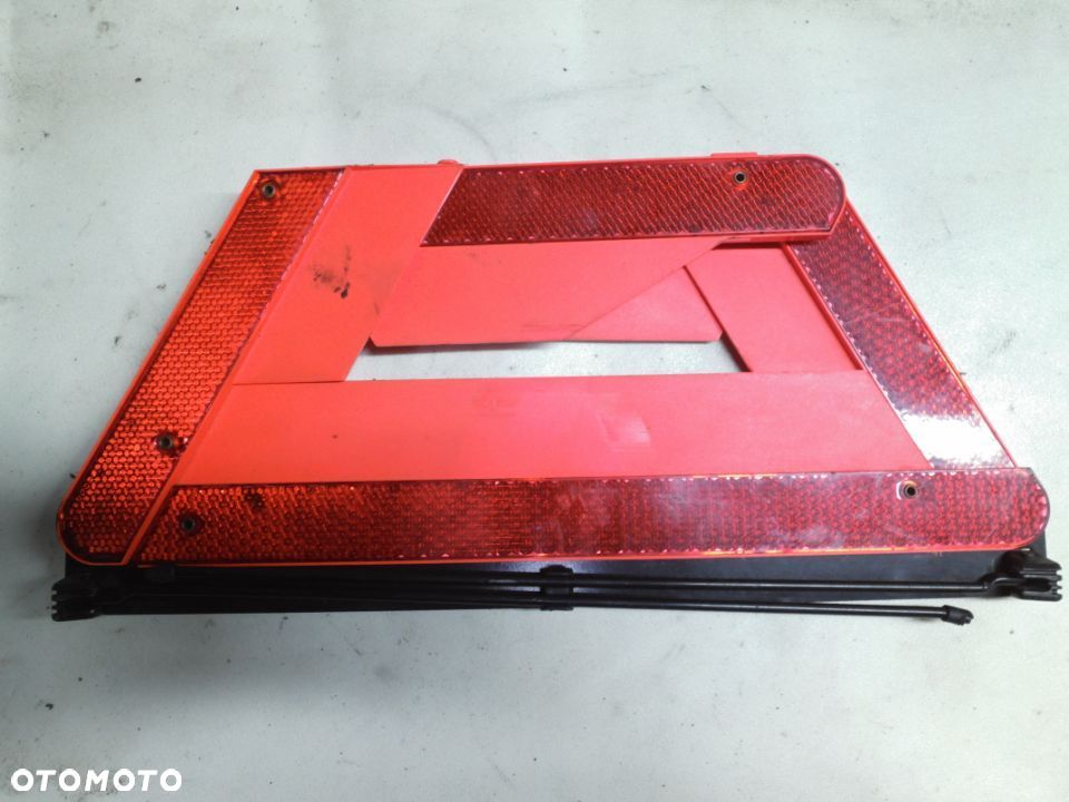 VW AUDI TRÓJKĄT OSTRZEGAWCZY 4B5860251B - 2