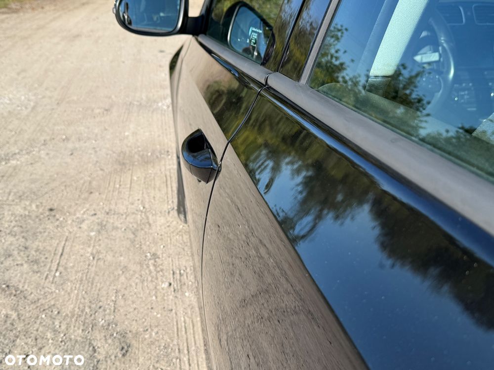Volkswagen Golf VI 1.6 TDI Highline - 17