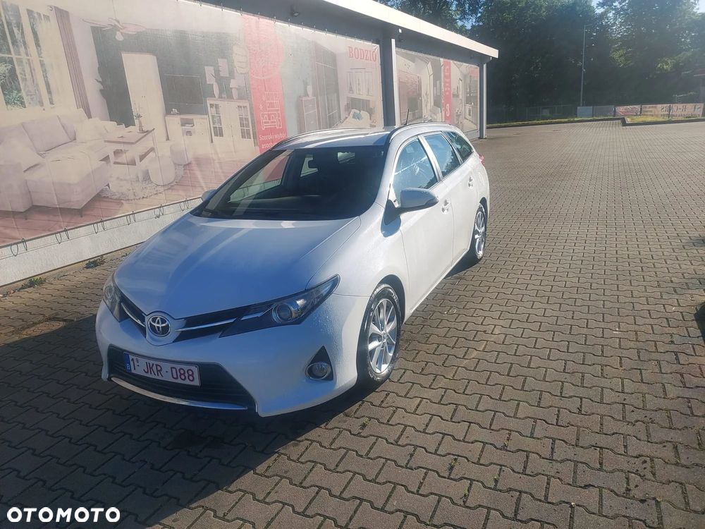 Toyota Auris 1.4 D-4D Design Edition - 16