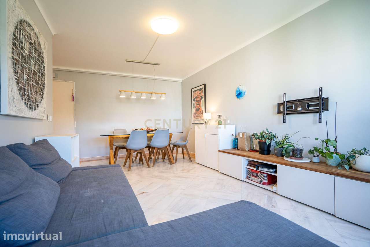 Apartamento T3 em Santo António dos Cavaleiros - Grande imagem: 5/30