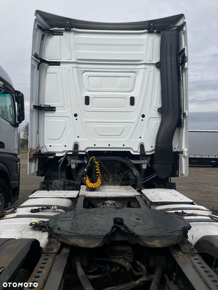 Mercedes-Benz ACTROS - 3