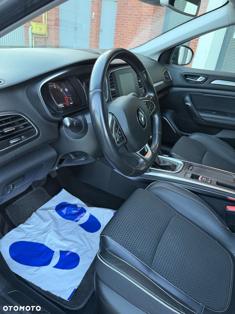 Renault Megane ENERGY TCe 140 EDC BOSE EDITION - 26